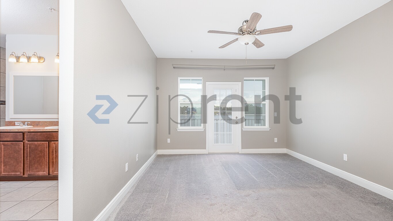 Building Photo - Unit