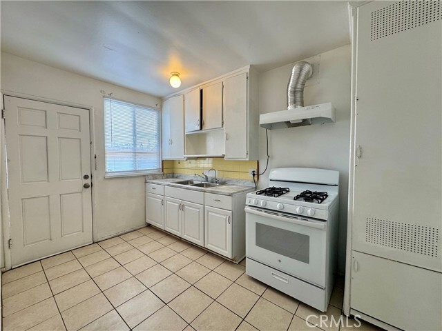 Building Photo - 516 E Lomita Ave