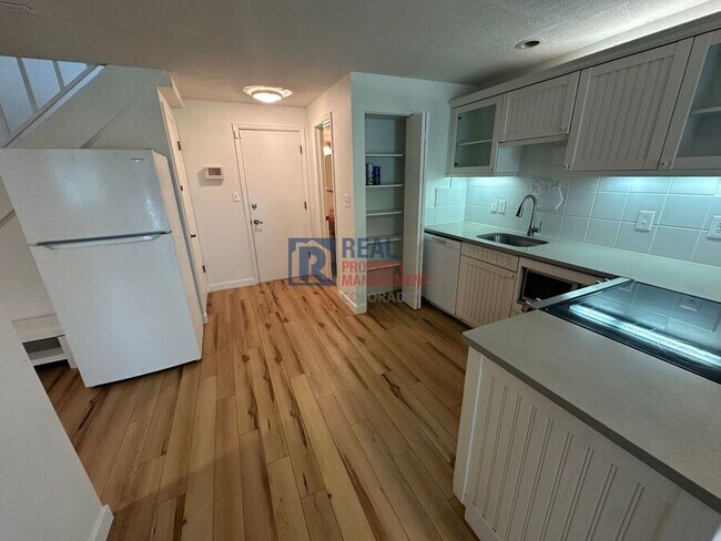 Building Photo - 2840 S Kenton Ct