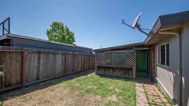 Building Photo - 202 Arguello Ave