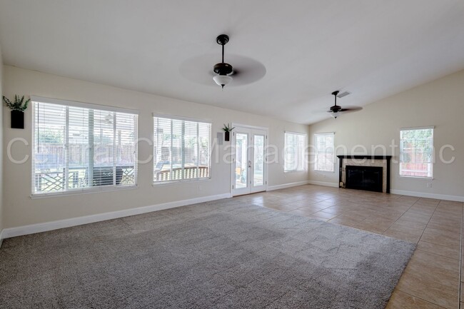 Building Photo - 3 Bedroom/2 Bath Home with Paid Solar and ...