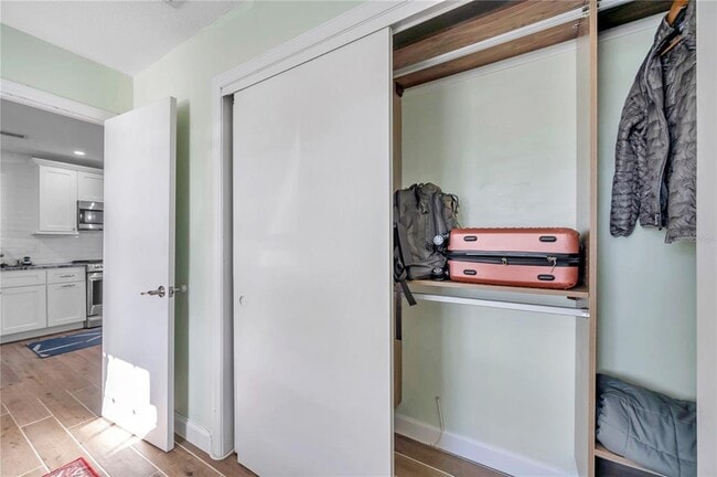 Building Photo - 4728 Beach Dr SE