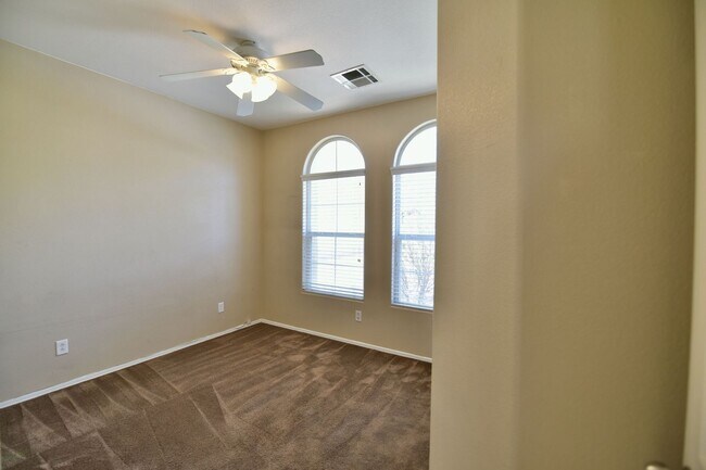 Building Photo - Beautiful 4BED/3BATH/CAR home located in SW Las Vegas!