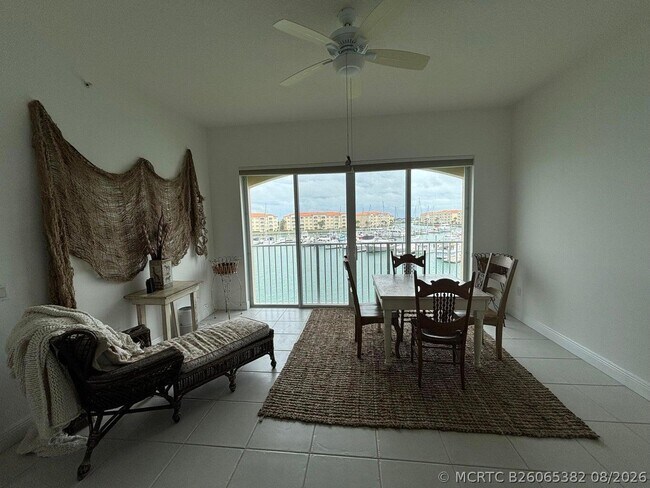 Building Photo - 12 Harbour Isle Dr W