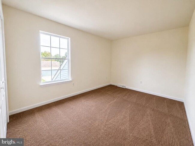 Building Photo - 1302 Ponderosa Dr