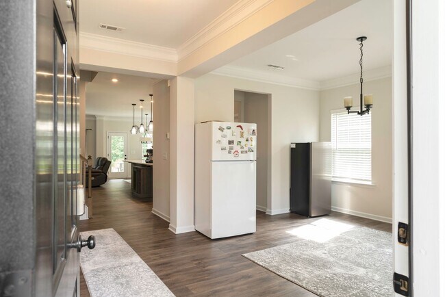 Building Photo - Spacious 4BR House in Raleigh