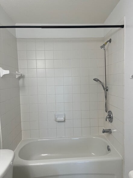 Building Photo - 2651 SE 12th Rd