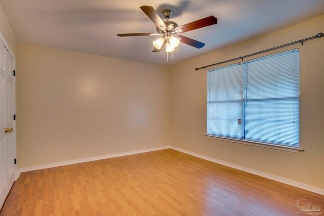Building Photo - 8111 Stonebrook Dr