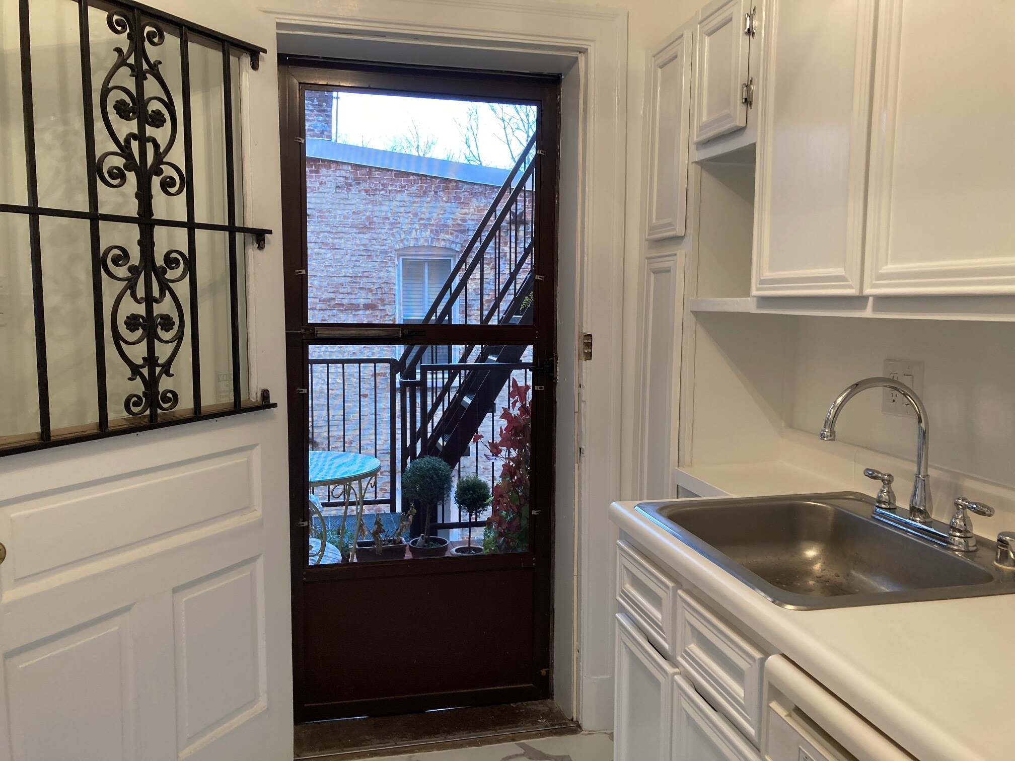 Kitchen with door to patio open - 3014 Dent Pl NW