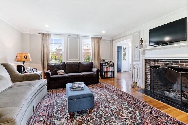 Building Photo - 205 Sohier St