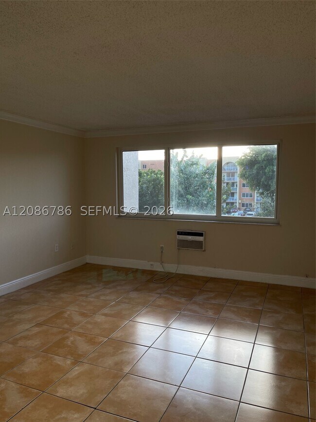 Building Photo - 6950 Miami Gardens Dr