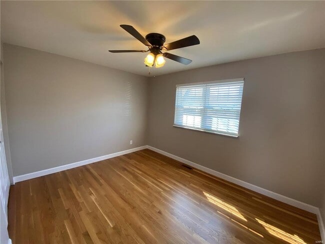 Building Photo - 9511 Antigo Dr