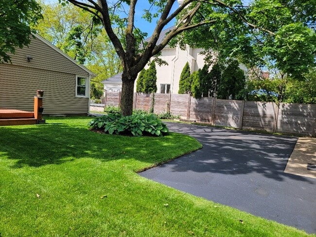 Building Photo - 229 Fuller Rd