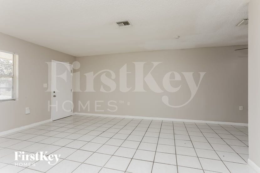 Building Photo - 6025 SW 37th St