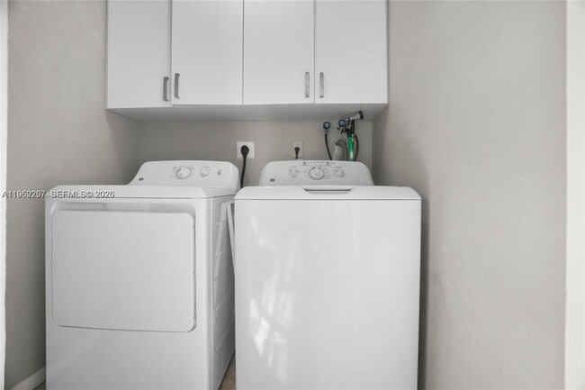 Building Photo - 9606 W McNab Rd