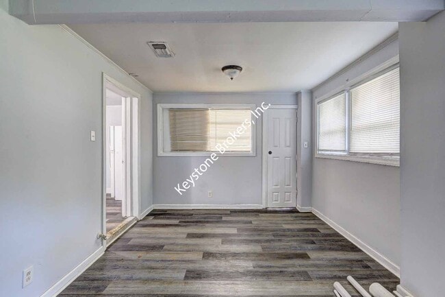 Building Photo - 2947 Richard Dr