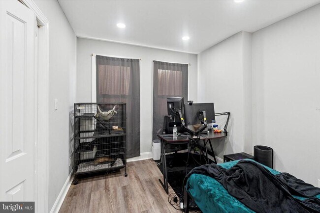 Building Photo - 4024 Parkside Ave