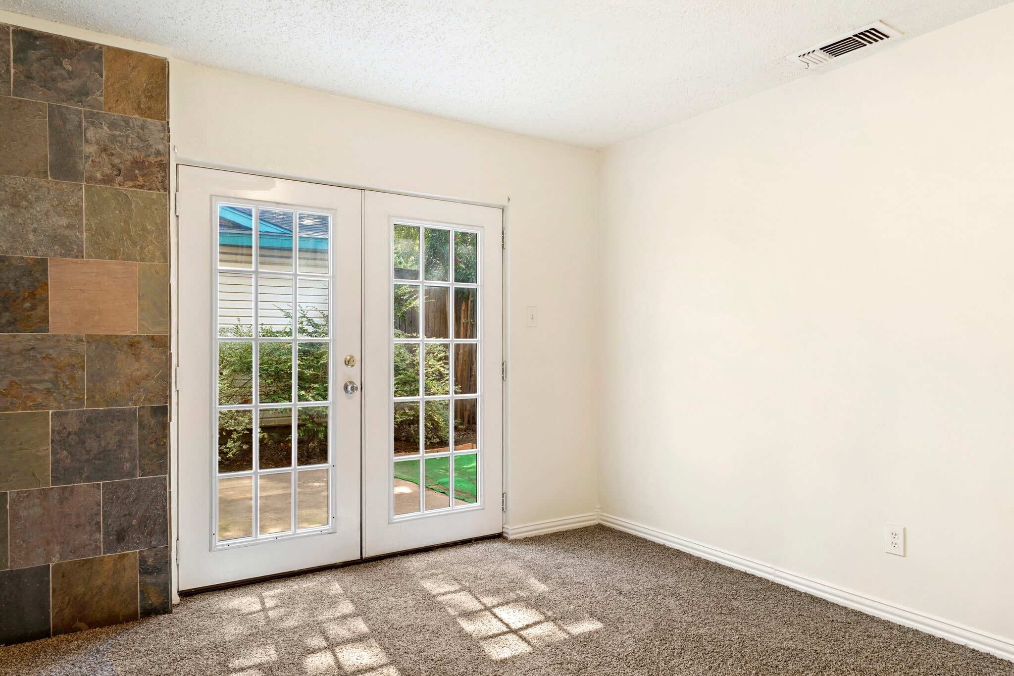 Building Photo - 421 San Mateo Dr