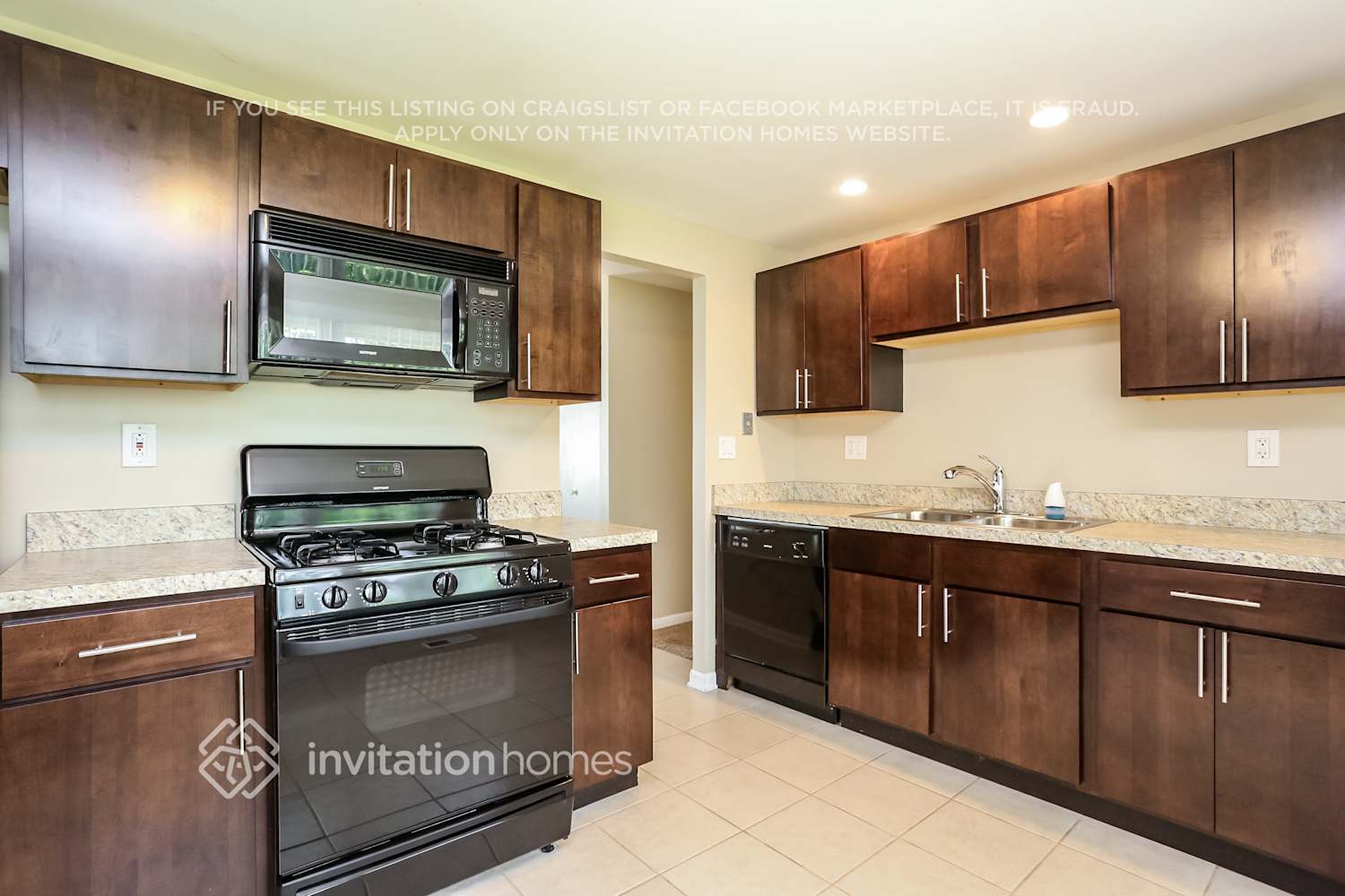 Building Photo - 800 S Cedarcrest Dr