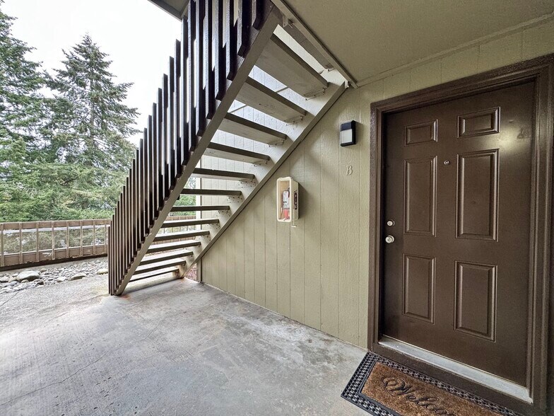 Building Photo - 5026 S 58th St