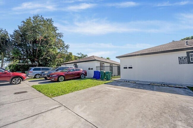 Building Photo - 142 NW 69th St