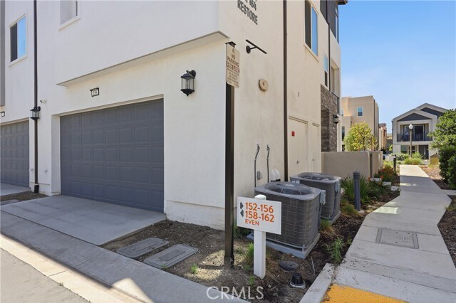 Building Photo - 158 Restore