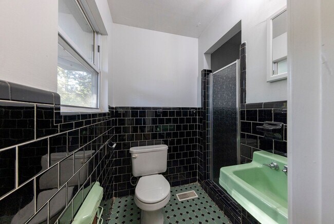 Building Photo - Welcome home!