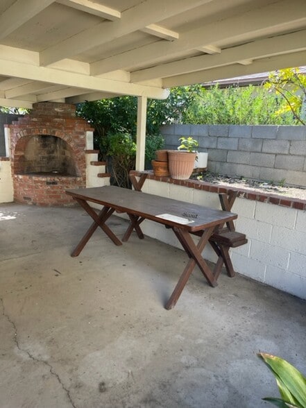 Back patio - 4109 Beethoven St