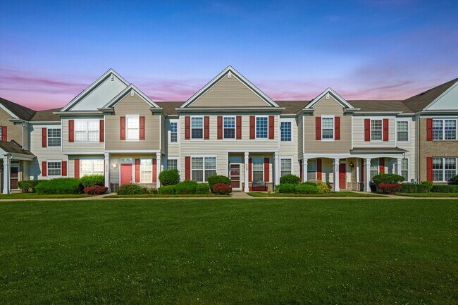 Building Photo - Modern 3-Bed, 2.5-Bath Townhome with Pond ...