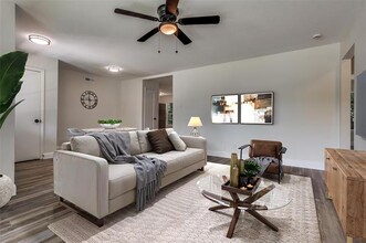 Building Photo - 3315 Crest Ridge Dr