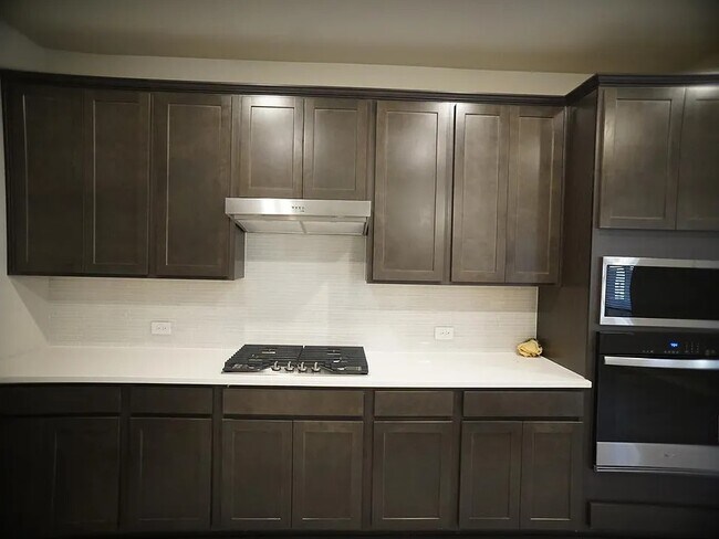 Building Photo - 3921 River Rock Ave