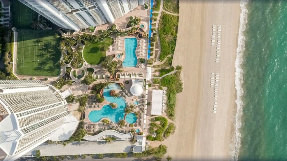 Building Photo - 18001 Collins Ave