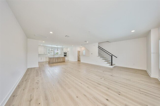 Building Photo - 1314 1/2 W Lemon St