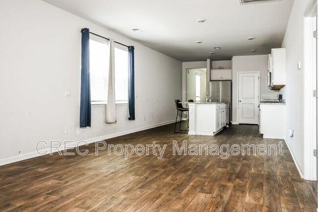 Building Photo - 928 Woodside Creek Ln