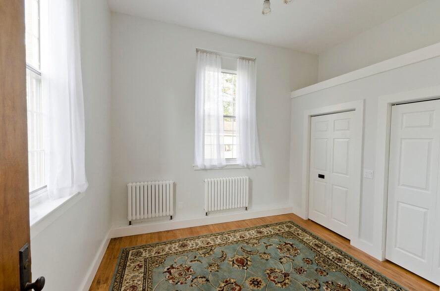 Bedroom 2 - 6418 Habgood Rd