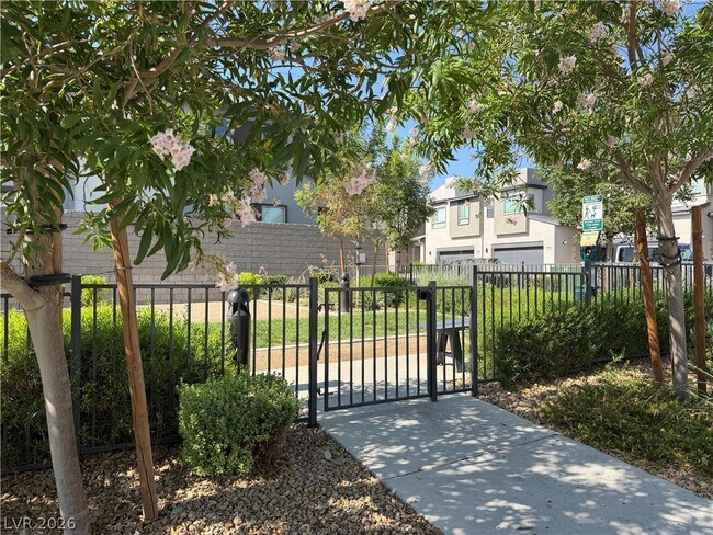 Building Photo - 9234 Litvin St