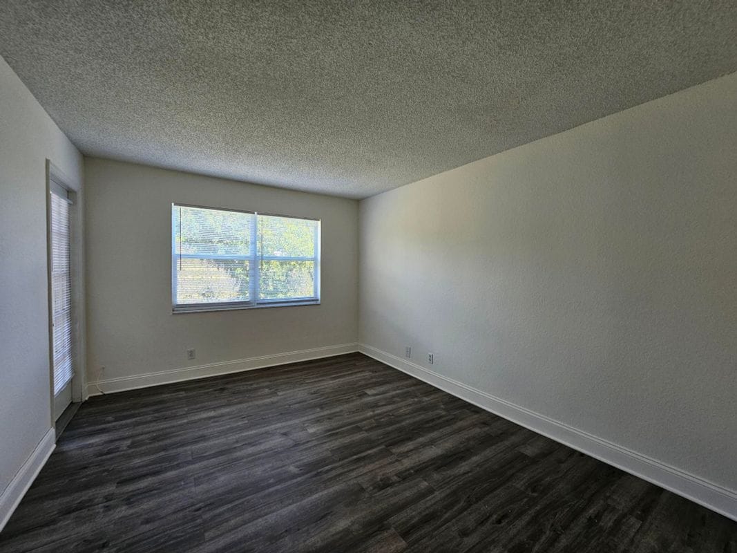 Building Photo - 120 Sparrow Dr