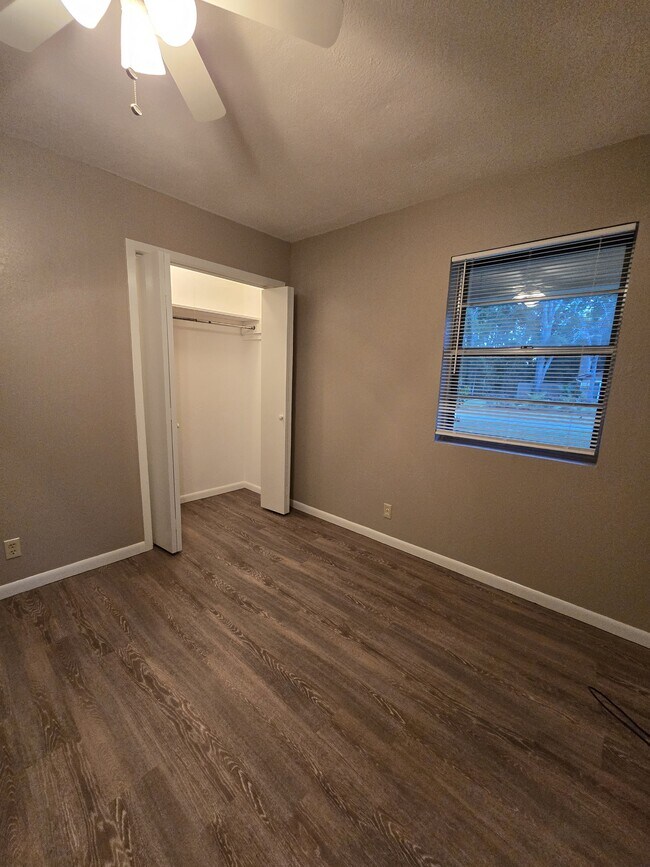 Building Photo - 505 E Acker Tap St