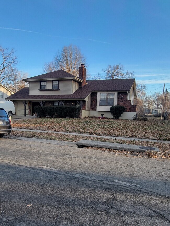 Primary Photo - 109 Sunset Dr
