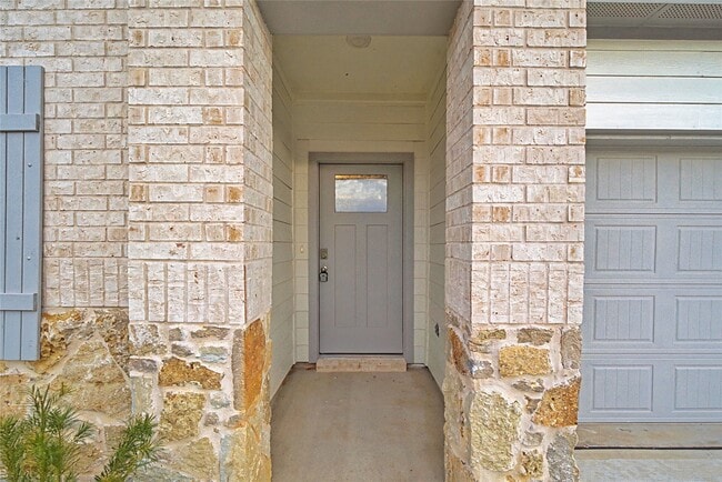 Building Photo - 4215 Camden Lakes St