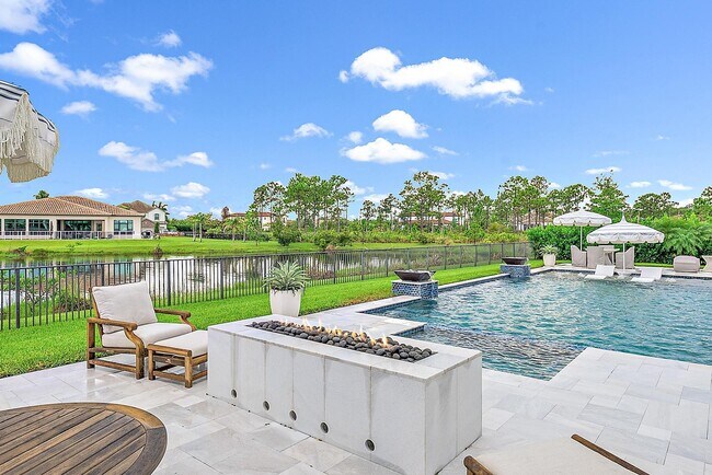 Building Photo - 8270 SE Pennock Trail