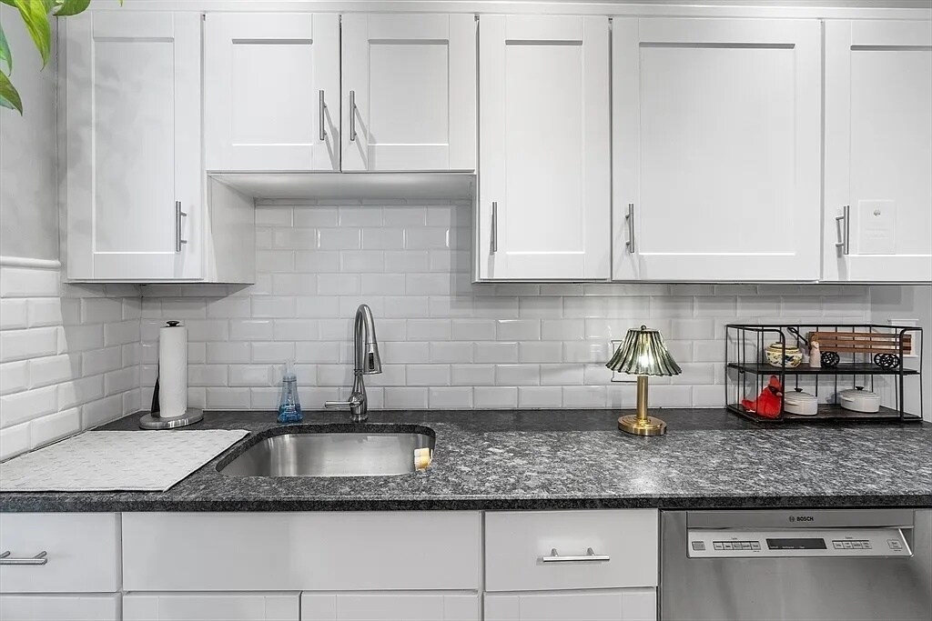 Building Photo - 95 Auckland St