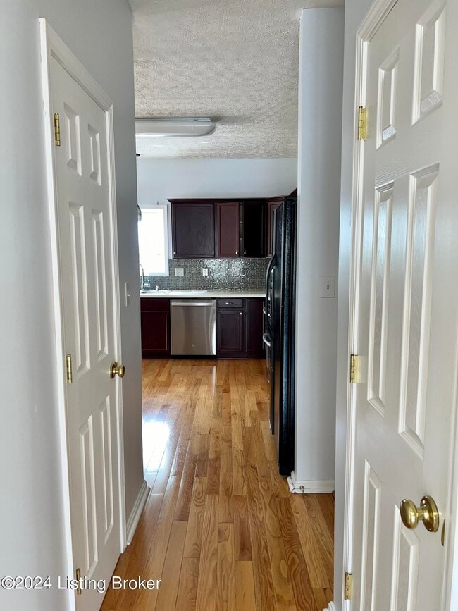 Building Photo - 9210 Eminence Ct