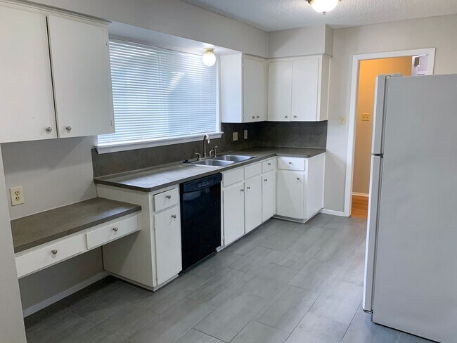 Building Photo - Great Home in North Austin!