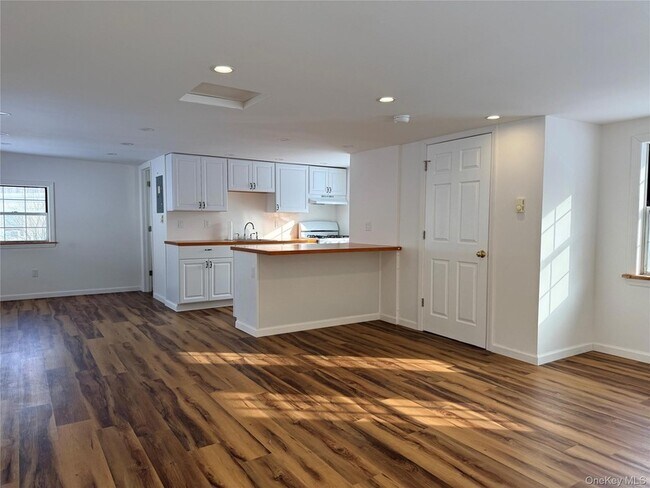 Building Photo - 19 Quartz Ln