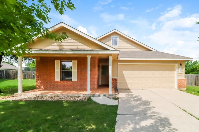 Building Photo - 102 Creek Ledge Dr
