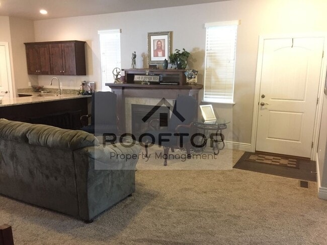 Building Photo - 676 S 150 E