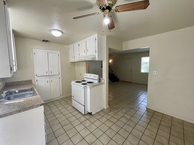 DINING ROOM - 1919 Lacey St