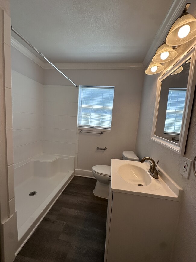 Building Photo - 4225 Harry St