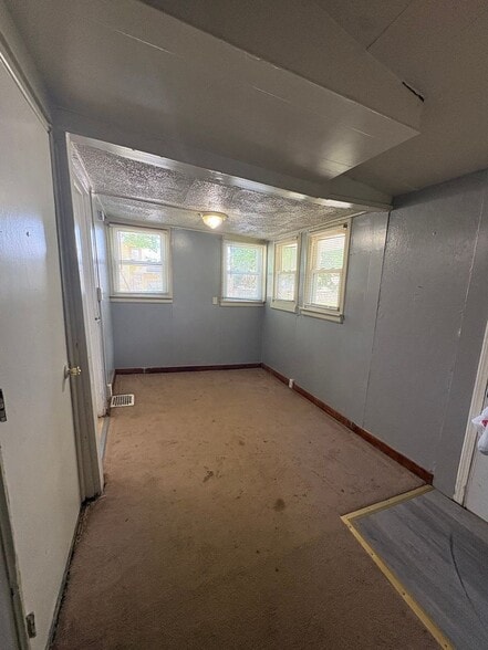 Building Photo - 5401 Highland Ave